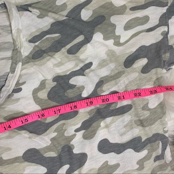 Sundry V neck Gray Cropped Oversized Long Sleeve Camouflage Tee Shirt - Picture 6 of 7